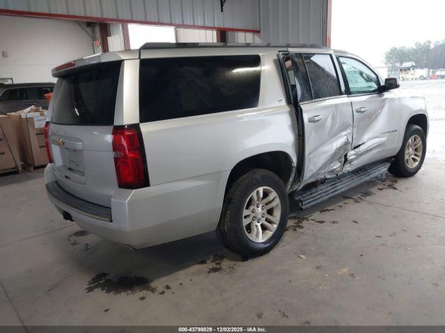 Chevrolet Suburban Lt Image 3