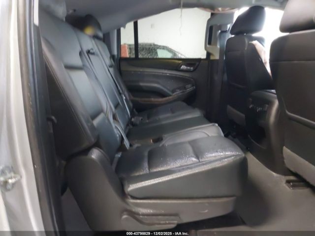 Chevrolet Suburban Lt Image 11