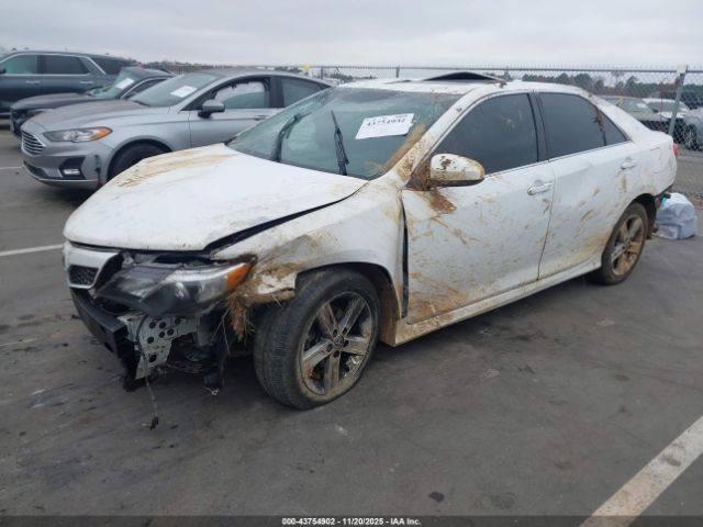 Toyota Camry Se Image 14