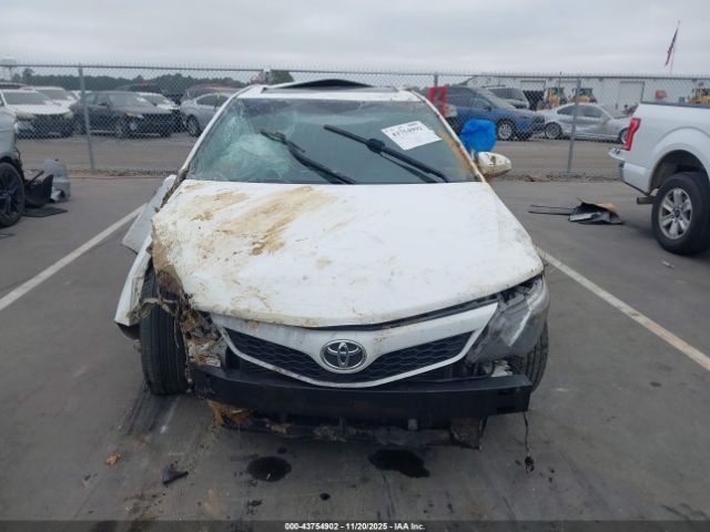 Toyota Camry Se Image 16