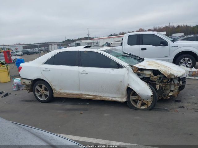 Toyota Camry Se Image 7