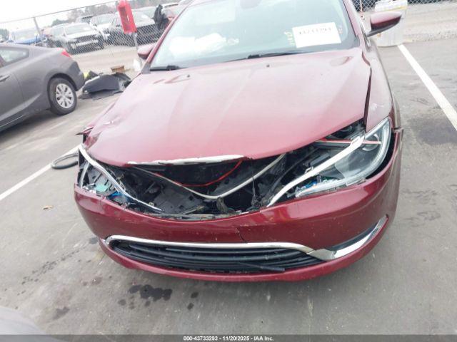 Chrysler 200 Limited Image 10