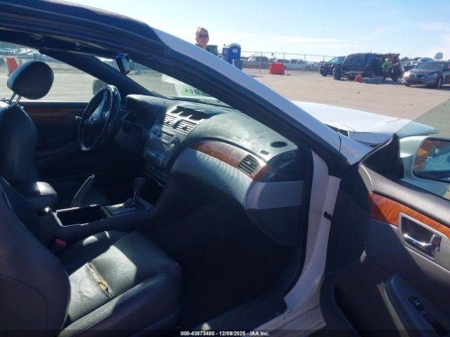 Toyota Camry Sle Image 9