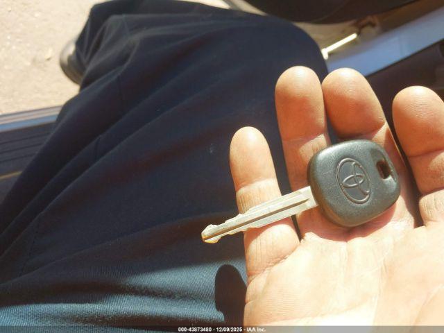 Toyota Camry Sle Image 3