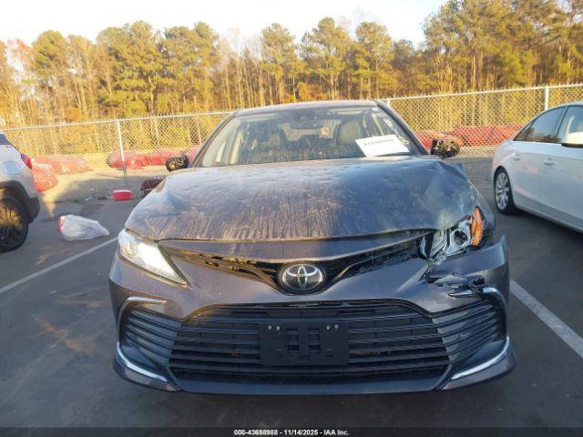 Toyota Camry Xle Image 4