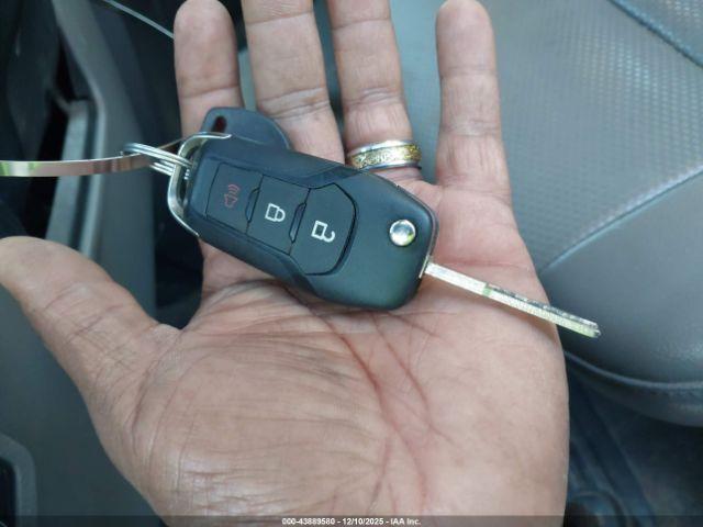 Ford F-250 Xl Image 13