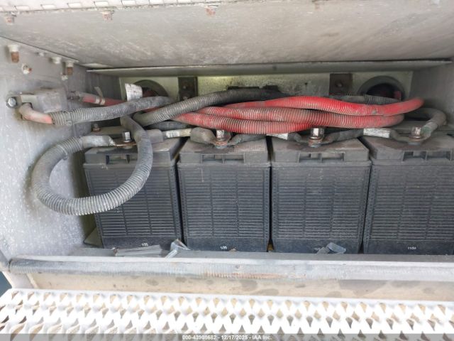 Peterbilt 579 Image 10