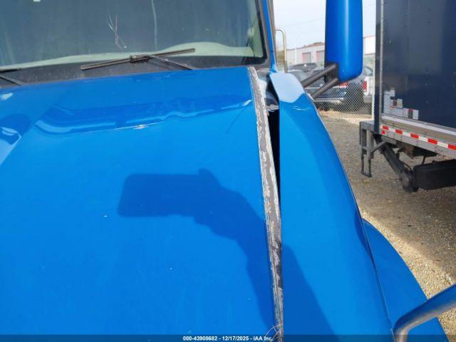 Peterbilt 579 Image 19