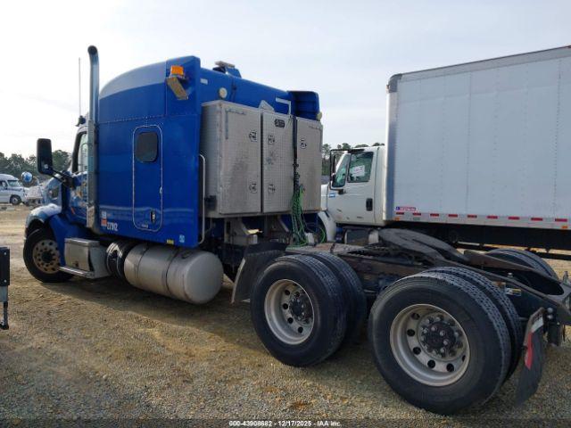 Peterbilt 579 Image 17