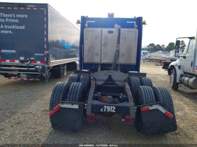 Peterbilt 579 Image 20