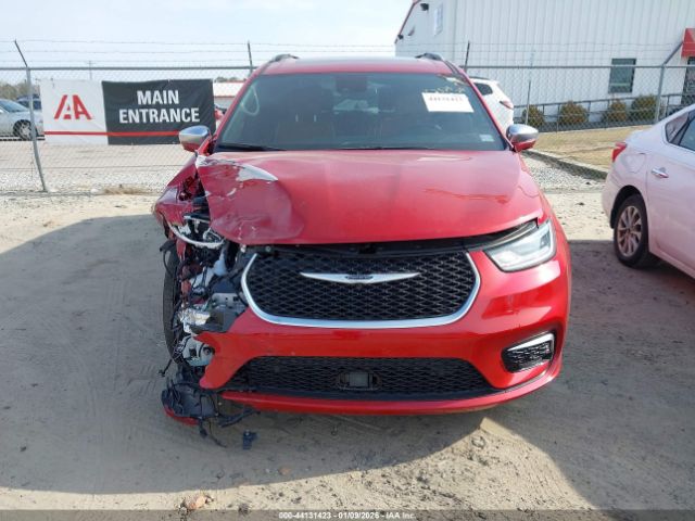 Chrysler Pacifica Pinnacle Image 15