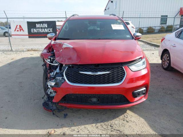 Chrysler Pacifica Pinnacle Image 15