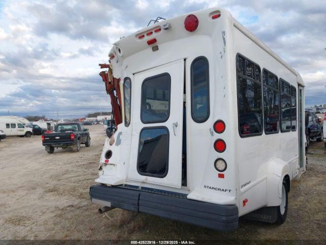 Ford Econoline E350 Super Duty Cutaway Van Image 2
