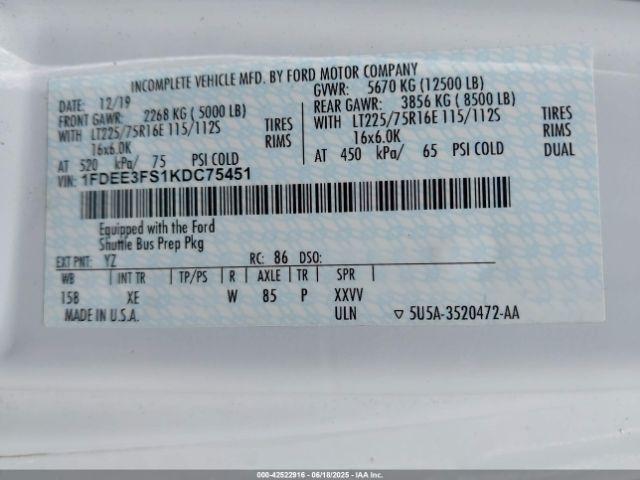 Ford Econoline E350 Super Duty Cutaway Van Image 20